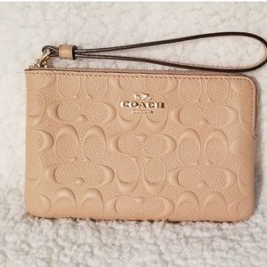 Coach wristlet new with tags